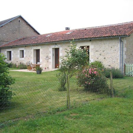 La Fermette Aux Lamas Savigny-Lévescault Eksteriør billede