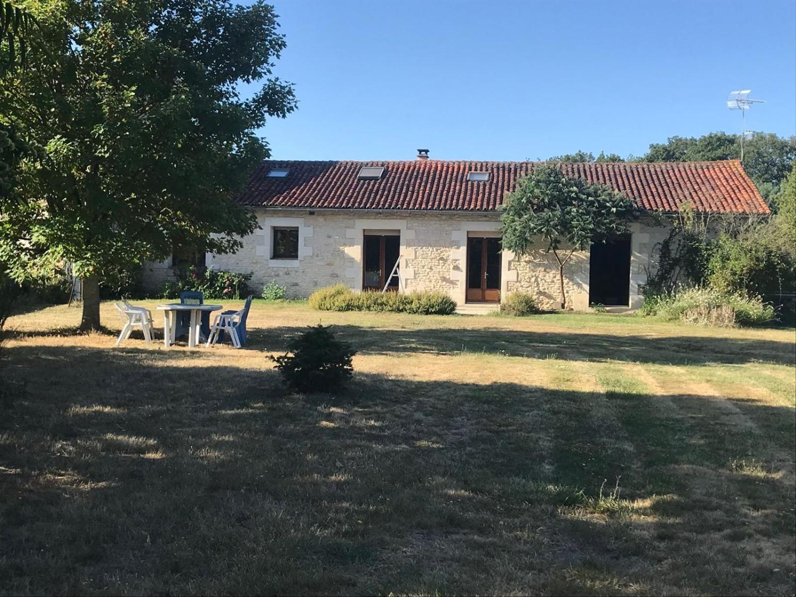 La Fermette Aux Lamas Savigny-Lévescault Eksteriør billede